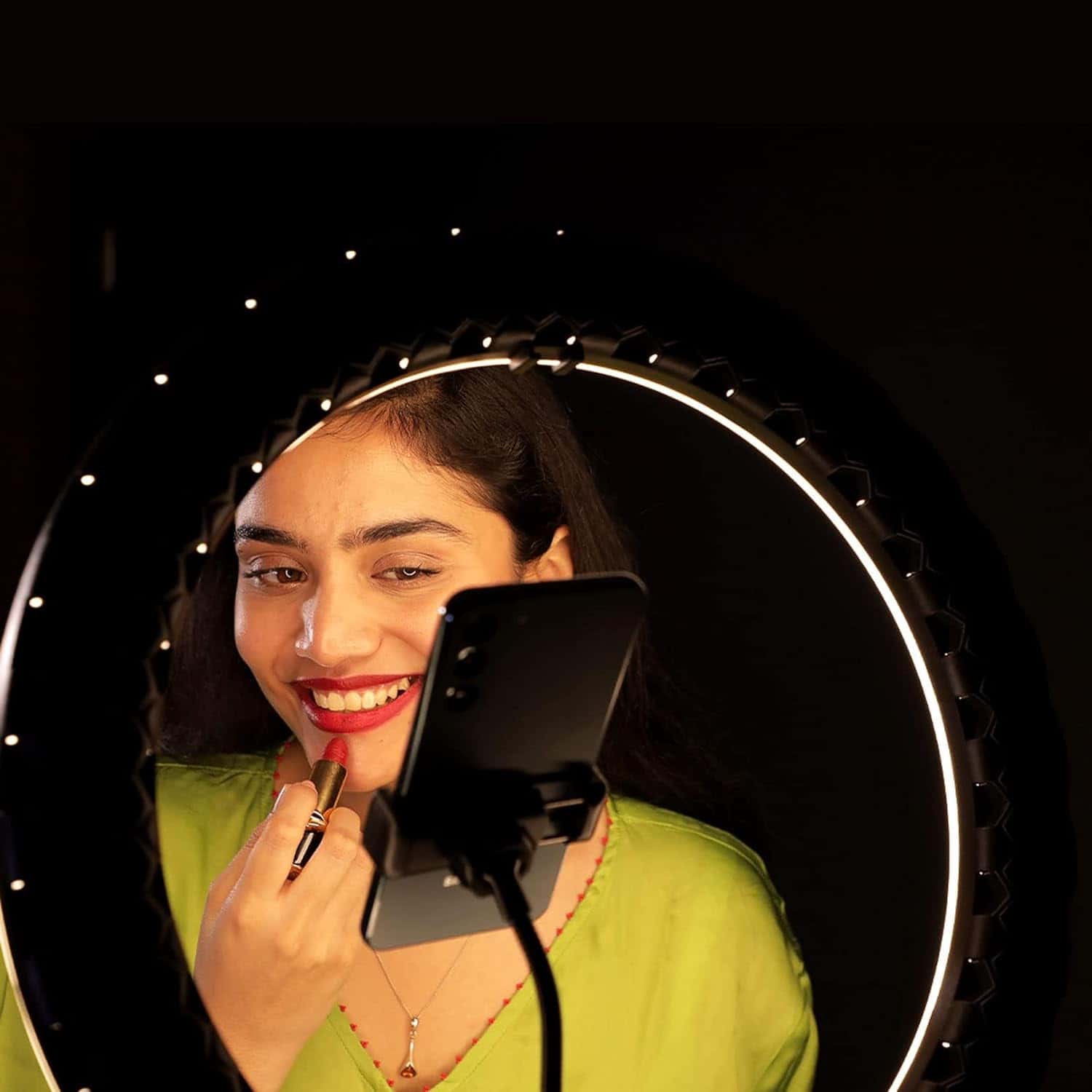 Must‑Have Gear for Content Creators: Why the Kreo Halo Ring Light & Tripod Are Essential